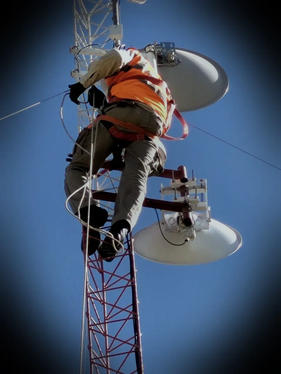 Mantenimiento de radioenlace en torre